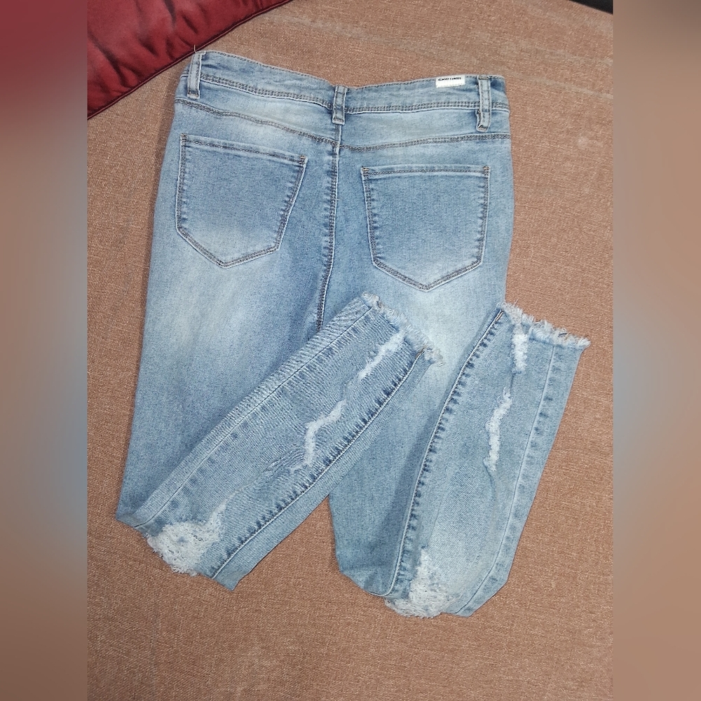 Almost Famous Denim Blue Cropped Jeans